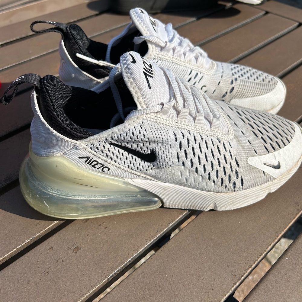 Girls/womens Nike Air sneakers